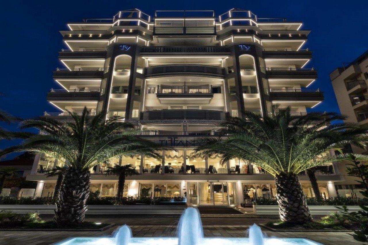 ריצ'יונה Hotel Tiffany'S מראה חיצוני תמונה